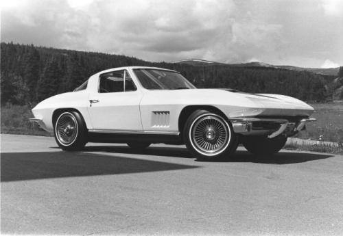 Fot. Chevrolet: Corvette Sting Ray 1964
