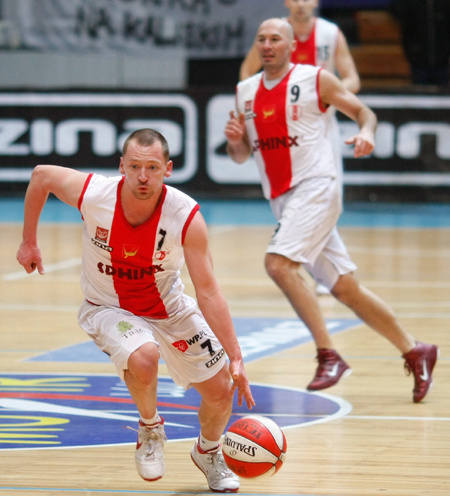 Koszykarze ŁKS przegrali w Dąbrowie Górniczej obydwa mecze