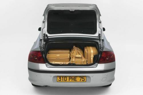 Fot. Peugeot: Bagażnik Peugeota ma objętość 410 l.