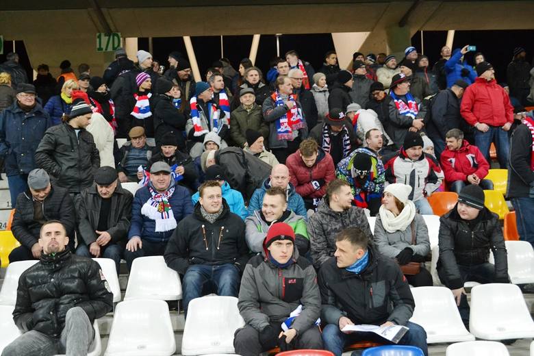 Piłkarze Podbeskidzia nadal muszą czekać na zwycięstwo na swoim stadionie. W 19. kolejce ekstraklasy Górale zremisowali z Ruchem Chorzów 1:1 (1:0)