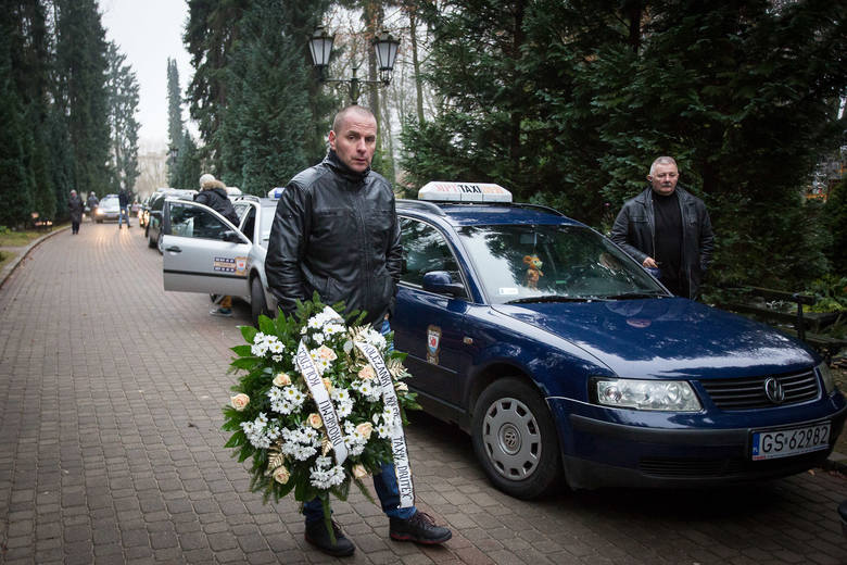 Taksówkarze ze Słupska pożegnali zabitego kolegę