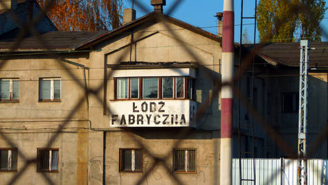 Teren dworca Łódź Fabryczna otoczyło ogrodzenie.
