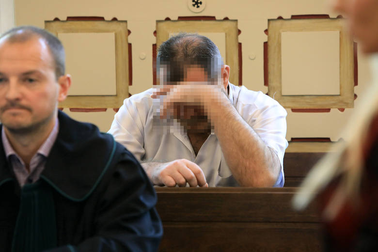 Oskarżony Mariusz G. całą wczorajszą rozprawę siedział ze spuszczoną głową. Grozi mu do 8 lat więzienia