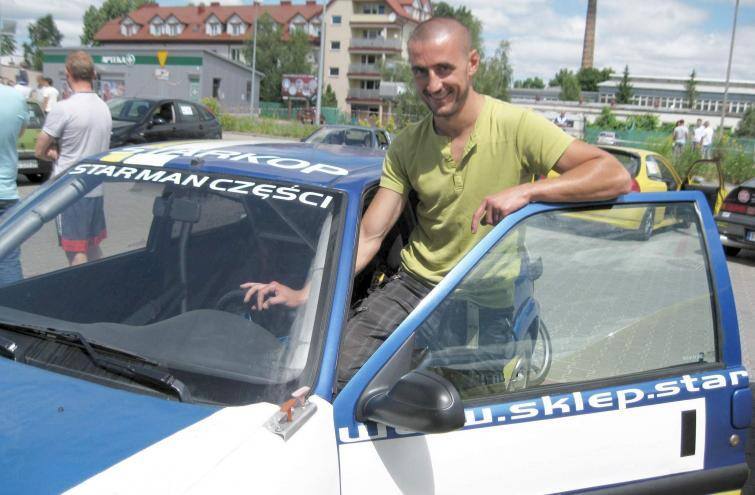 Radosław Kucharski - jedyny w Starachowicach kierowca z licencją rajdową