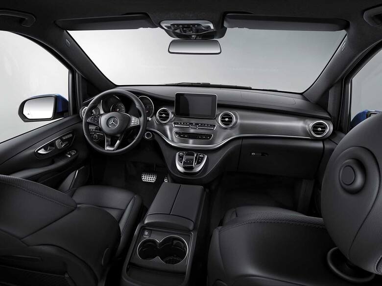 Mercedes-Benz systematycznie poszerza ofertę elementów wyposażenia dostępnych w Klasie V. Do dealerów trafi najbardziej luksusowy wariant modelu - Klasa