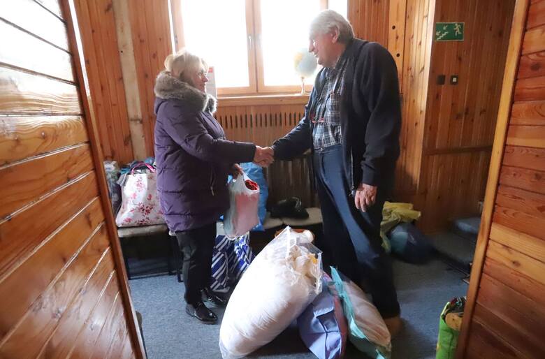 Kołdry, poduszki i pościel, które trafiły do sztabu pomocy uchodźcom z Ukrainy przy "Echu Dnia" trafiły już do potrzebujących. Apelujemy