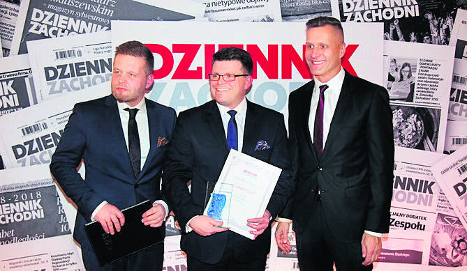Laureat nagrody w Bytomiu, Łukasz Goik - dyrektor Opery Śląskiej, w towarzystwie Marka Twaroga, red. nacz. DZ<br /> (z lewej) i prezesa wydawnictwa Zenona Nowaka