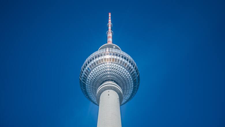 Z punktu widokowego na wieży telewizyjnej rozciąga się wyjątkowa panorama Berlina.