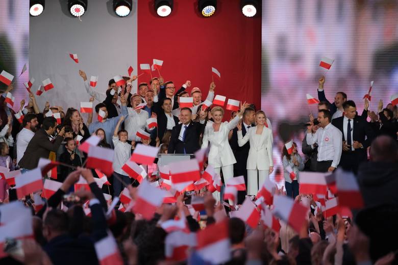 12 lipca 2020zwycięstwo Andrzeja Dudy w drugiej turze wyborów prezydenckichW II turze wyborów prezydenckich w Polsce wygrał urzędujący prezydent Andrzej