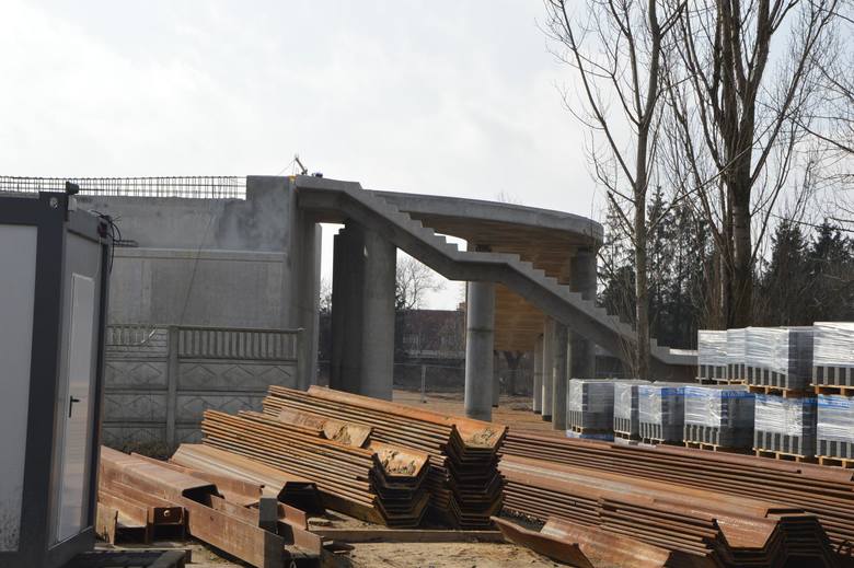 Budowa wiaduktu i modernizacja stacji Łowicz Główny idą zgodnie z harmonogramem [ZDJĘCIA]