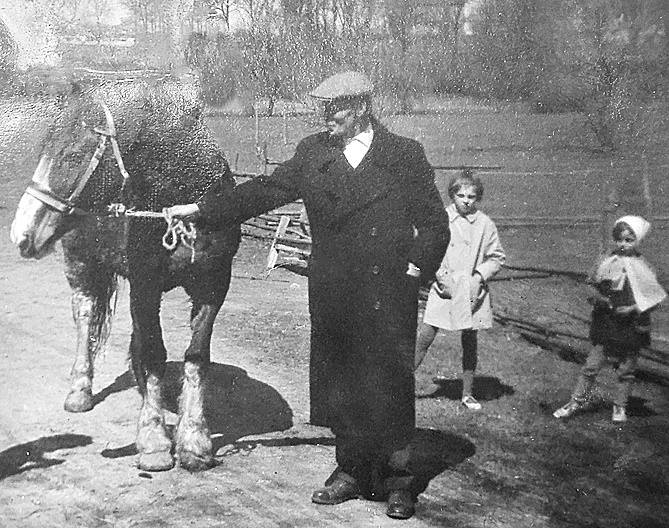 W Szprotawie rodzina Bednarzów dostała konia z UNRRA<br /> <br /> <br /> 