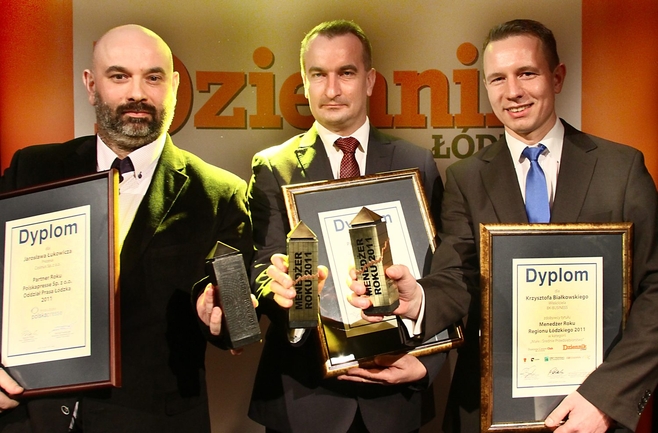 Od lewej: Jarosław Łukowicz, prezes firmy Cosinus (partner roku 2011 Polskapresse Prasy Łódzkiej), Piotr Tokarski, wiceprezes zarządu Ceramiki Paradyż i Krzysztof Białkowski, właściciel firmy BK Business z Łasku.