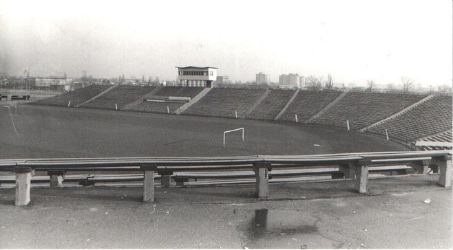 Budowę Stadionu Miejskiego rozpoczęto w 1968 roku. Oficjalnym otwarciem w 1980 był mecz Lech Poznań - Ruch Chorzów.<br /> [b]Zobacz najciekawsze wydarzenia na Stadionie Miejskim w ostatnich latach na...