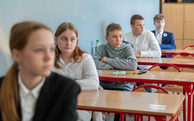 Egzamin ósmoklasisty z języka polskiego 2024 – jakie zadania i lektury były w arkuszu? Uczniowie są zadowoleni