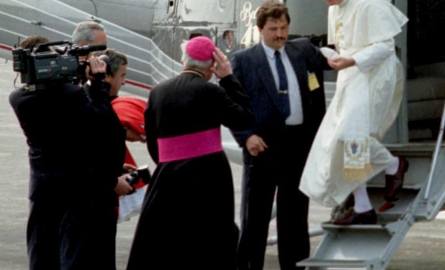 Papież tuż po wylądowaniu w Radomiu.
