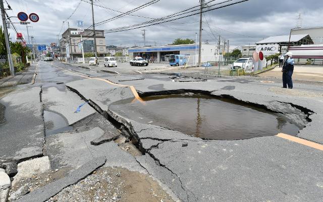Japonia: Trzęsieni ziemi na wyspie Honsiu [ZDJĘCIA] Ofiary śmiertelne i wielu rannych. Nie ma zagrożenia tsunami [WIDEO]