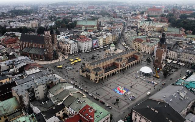 Kraków. Radni uchwalili nowe stawki podatku od nieruchomości. Mieszkańcy zapłacą więcej w 2023 roku
