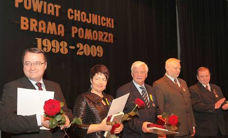 Zasłużeni dla powiatu - od lewej Marek Biernacki, Małgorzata Kaczmarek, Jan Kozłowski, Janusz Palmowski i Edmund Hapka