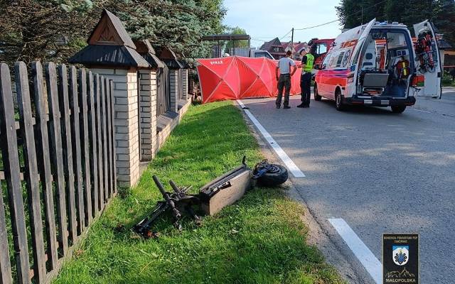 Nie żyje 16-latek, który w Bustryku jadąc hulajnogą zderzył się z samochodem dostawczym  