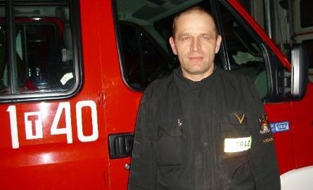 Jerzy Dąbrowski był jednym z jędrzejowskich strażaków, który pomagał wyciągać z pogniecionych wagonów poszkodowanych w katastrofie kolejowej.