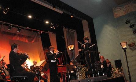 Radomska Orkiestra Kameralna pod batutą Macieja Żółtowskiego  przygotowała bogaty program koncertów.