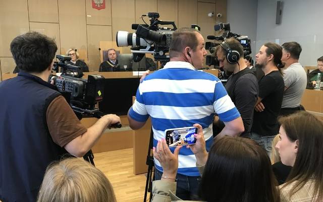 Padają ostatnie słowa oskarżyciela i obrońcy w sprawie jednej z największych zagadek polskiej kryminalistyki. Sala wypełniona publicznością
