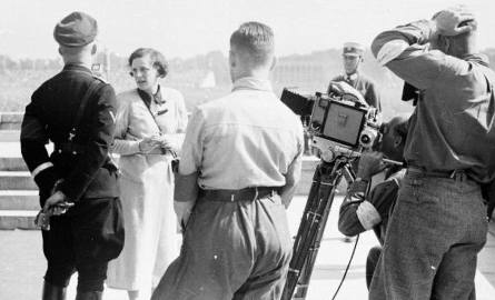Leni Riefenstahl z Heinrichem Himmlerem w Norymberdze. 1934 rok.