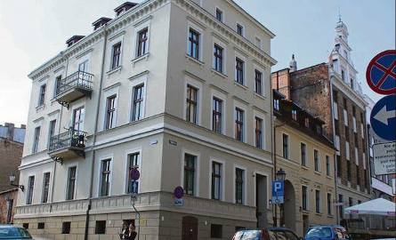 Ten budynek na rogu ul. Żeglarskiej i Bankowej stał się pod koniec XIX wieku pierwszą siedzibą toruńskiej filii Banku Rzeszy