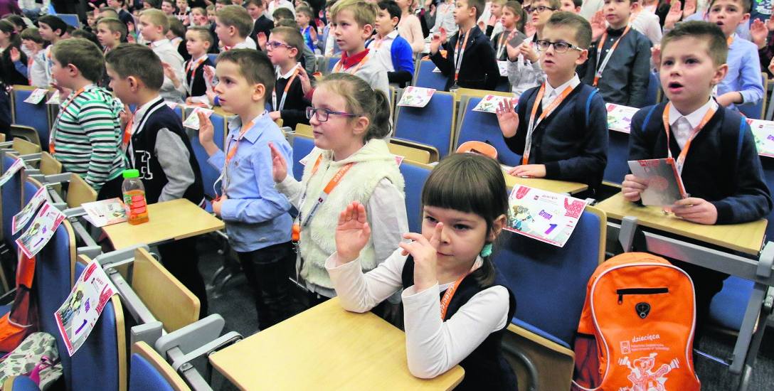 W uroczystej inauguracji pierwszego semestru Dziecięcej Politechniki Świętokrzyskiej wzięło udział 180 dzieci.