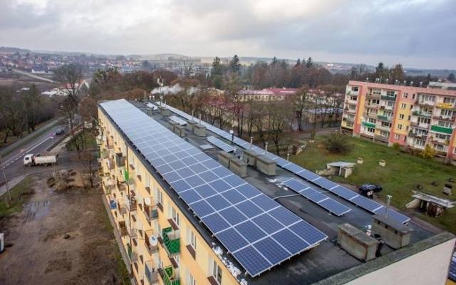 W 2014 roku Wspólnota Mieszkaniowa w Szczytnie podjęła decyzję o termomodernizacji obiektu, by obniżyć koszty energii. W ramach inwestycji zainstalowano