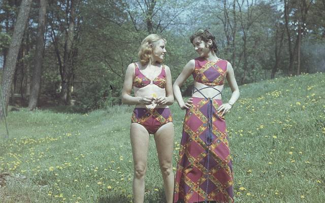 Niezwykła moda z czasów PRL. Takie rzeczy nosiły dziewczyny w latach 70. Archiwalne zdjęcia [14.03.2023]