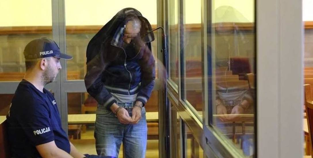 Andrzej G. został skazany na dożywotnie więzienia. To najsurowszy wyrok wydany w regionie na pedofila. G. oprócz zgwałcenia 13-letniego chłopca, dopuścił