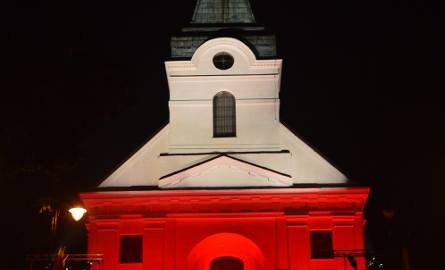 Biało-czerwony kościół św. Idziego w Wyszkowie 