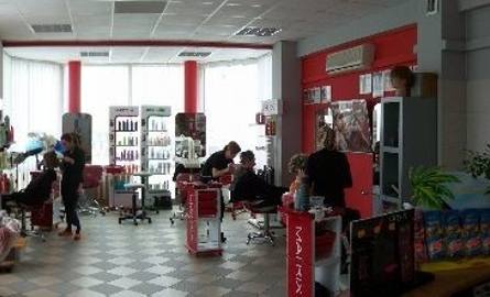 Salony Matrix-Kaaral oferują pełną gamę usług fryzjerskich, a na klientów czeka kreatywny zespół.