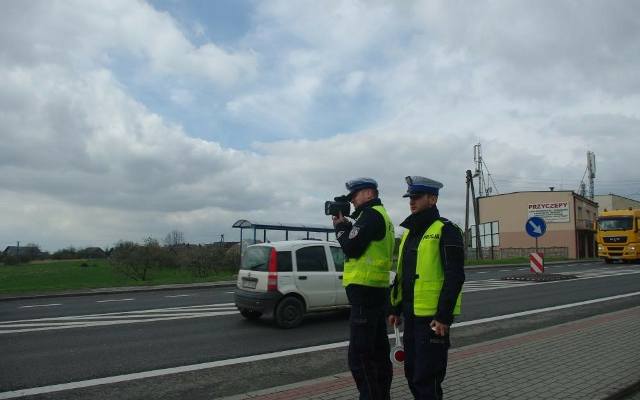 Blisko 200 wykroczeń na drogach powiatu krakowskiego w jeden weekend. Policja podsumowuje kontrole
