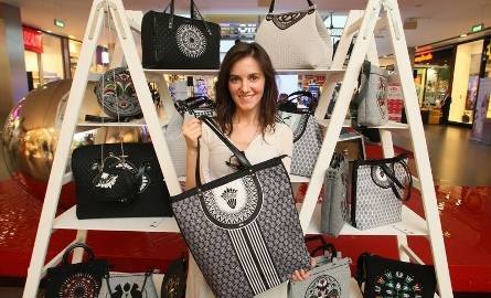 Małgorzata Kotlonek – jedna z założycielek Goshico oraz projektantka z torebkami, które można było kupić w Kielcach.