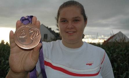 - Wróciłam z Singapuru z medalem i nowym rekordem Polski! - mówi Anna Wloka.
