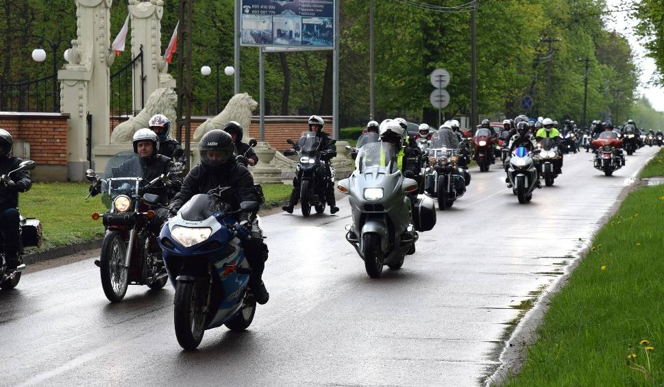 Film do artykułu: Komorowo. Otwarcie sezonu motocyklowego z Klubem Motocyklowym "Stajnia" 14.04.2024