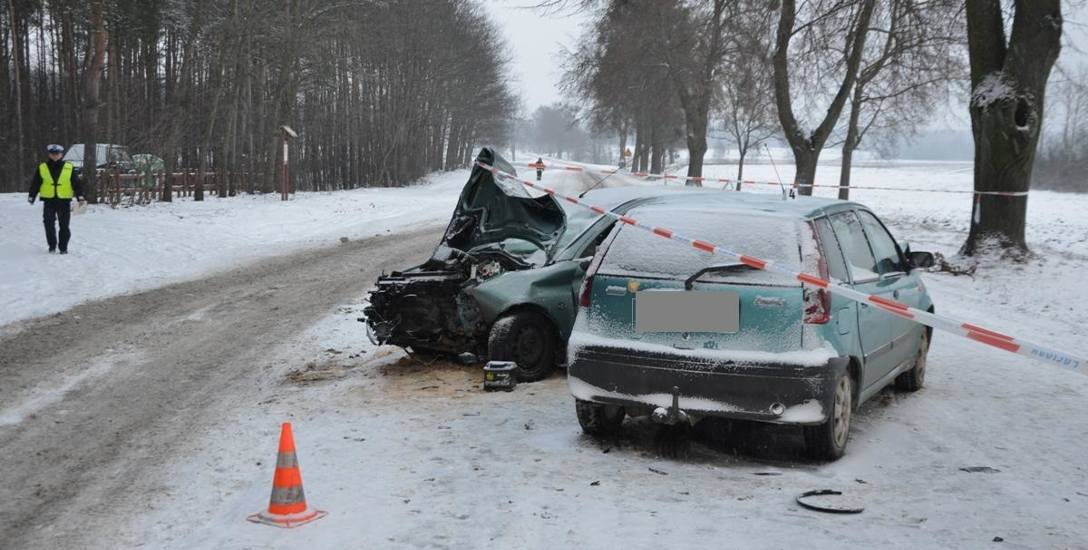 Do groźnego wypadku doszło w czwartek, 7 bm., na drodze wojewódzkiej w miejscowości Adamowo, w gminie Chrostkowo.
