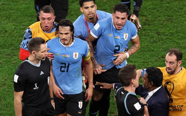 FIFA surowo ukarze Urugwajczyków za pomeczową awanturę. Aż 15 meczów dyskwalifikacji