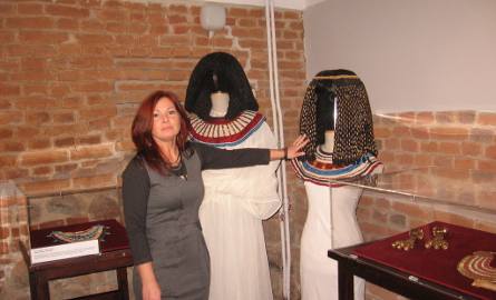 - Stroje pań starożytnego Egiptu są bardzo ciekawe - mówi Justyna Wielemborek