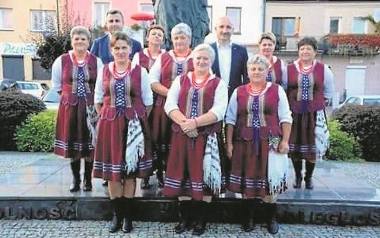 2. Wesołe Gosposie działają w Widełkach w gminie Daleszyce od roku. W tym roku zostały wyróżnione na festiwalu folkloru w Chmielniku. W sprawach kulinarnych