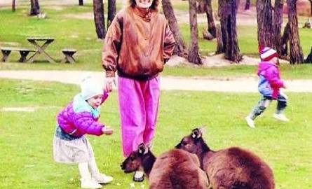 W dzieciństwie Rozalia uwielbiała zabawy z kangurami. Na zdjęciu: razem z mamą Anną Mancewicz.
