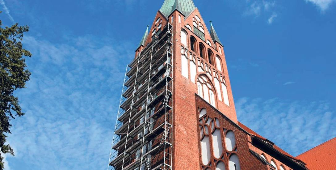 W zeszłym roku wykonano prace remontowe na szczycie wieży kościoła Mariackiego. Ich główny koszt pochłonęło postawienie gigantycznego rusztowania
