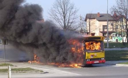 Kielce> Miejski autobus spłonął doszczętnie