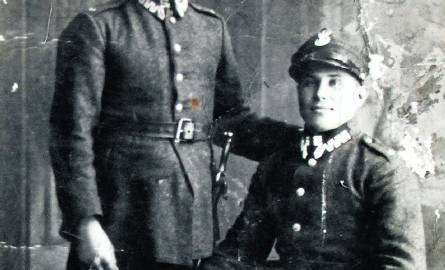 25 września 1929. Józef Borowski, ojciec pana Zenona (z lewej) ii Tomasz Wierzbicki w wojsku w Kołomyi.