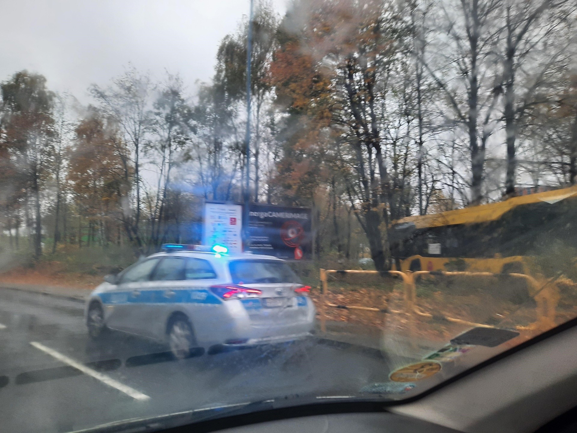 Wypadek w Katowicach Autobus staranował samochód osobowy
