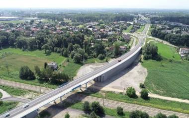 Droga wojewódzka 933 z Chrzanowa przez Oświęcim na Śląsk należy do najważniejszych na południu kraju