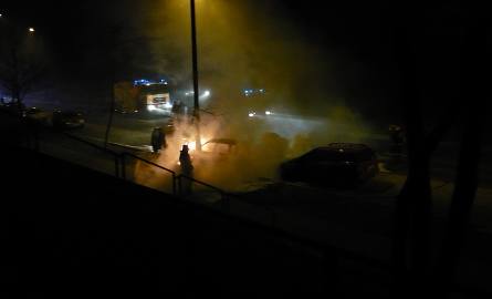 Trzech mężczyzn podpalało nocą samochody