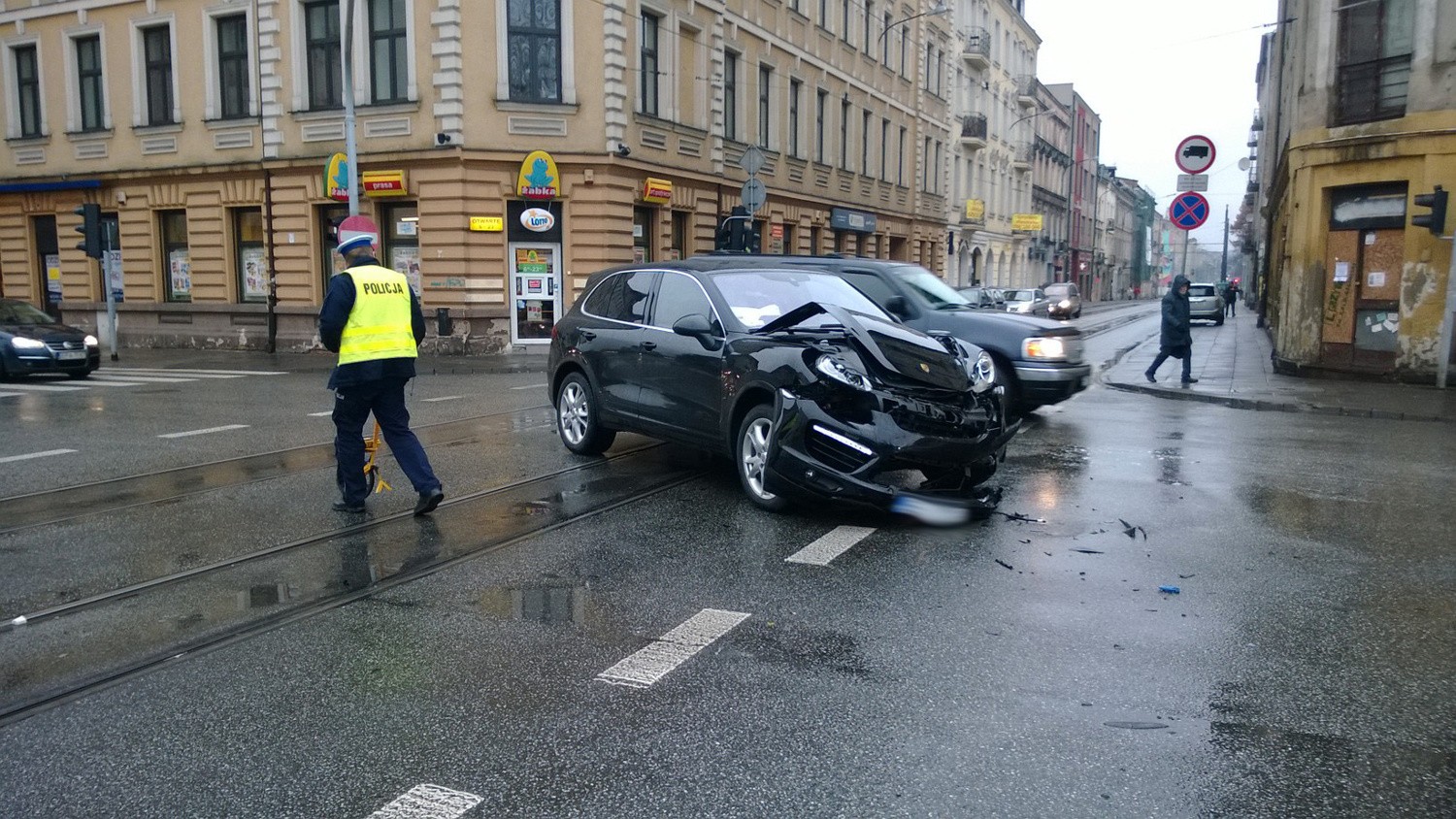 Wypadek na ul. Kilińskiego. Porsche uderzyło w toyotę
